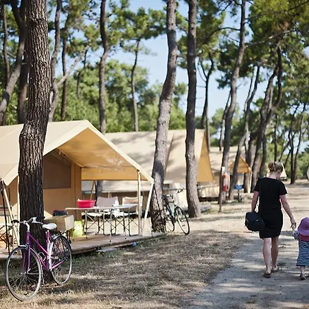 Campsite Huttopia Noirmoutier-en-l'Ile