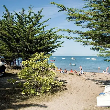 Huttopia Campsite