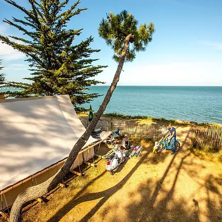 Huttopia Campsite