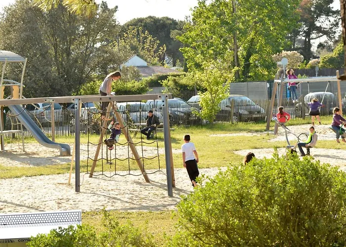 Huttopia 캠프장 3*